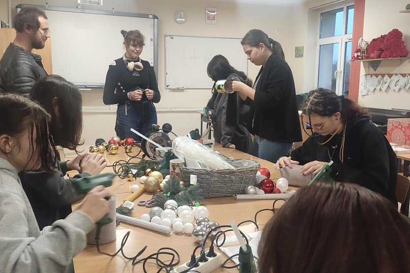 Magiczne flowerboxy, błysk lampek i młodzieżowa energia