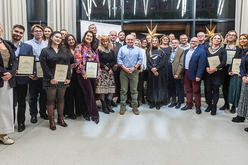 Autorzy materiałów o funduszach europejskich z nagrodami