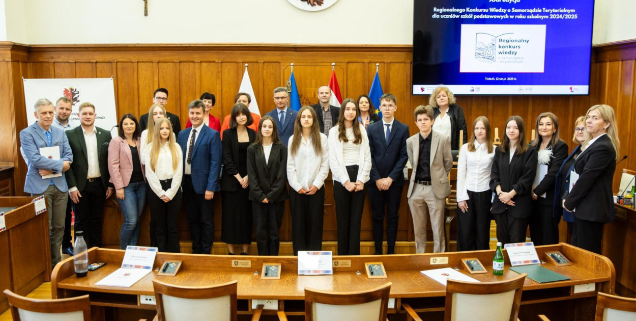 Uczniowie podstawówek nagrodzeni za wiedzę o samorządzie