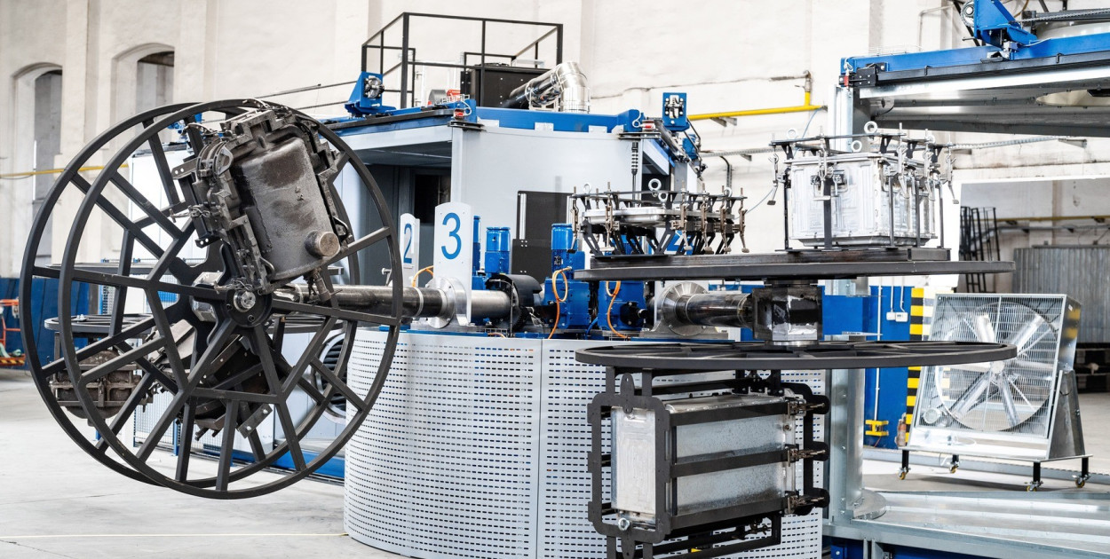 Jak formowanie rotacyjne może zmienić przyszłość produkcji?