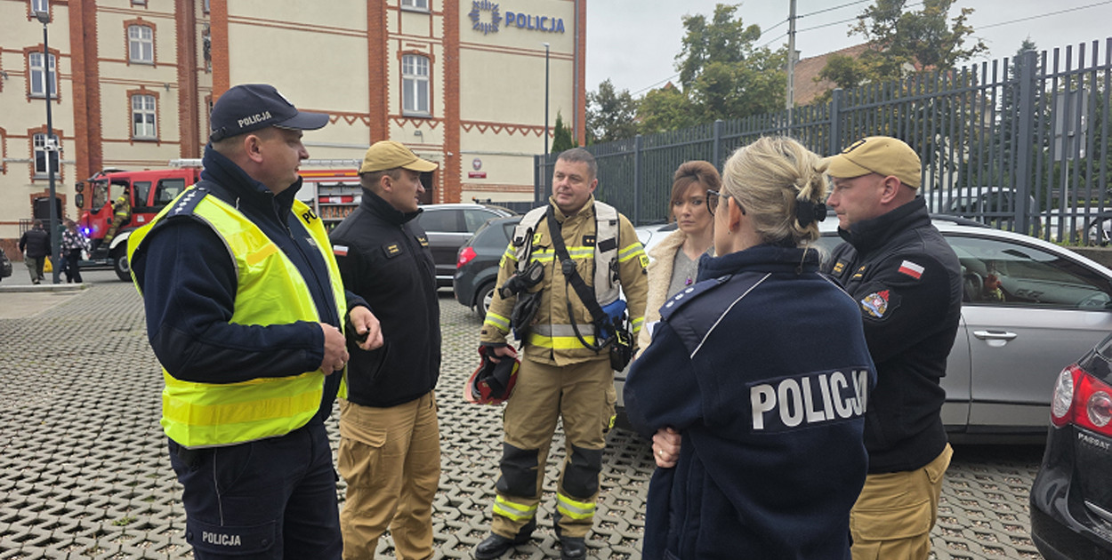 Ćwiczenia ewakuacyjne w Komendzie Powiatowej Policji w Chełmnie