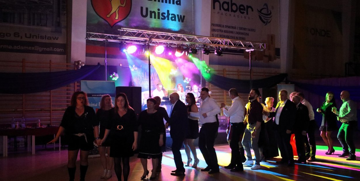 Wieczór pełen tańca i wspólnej zabawy