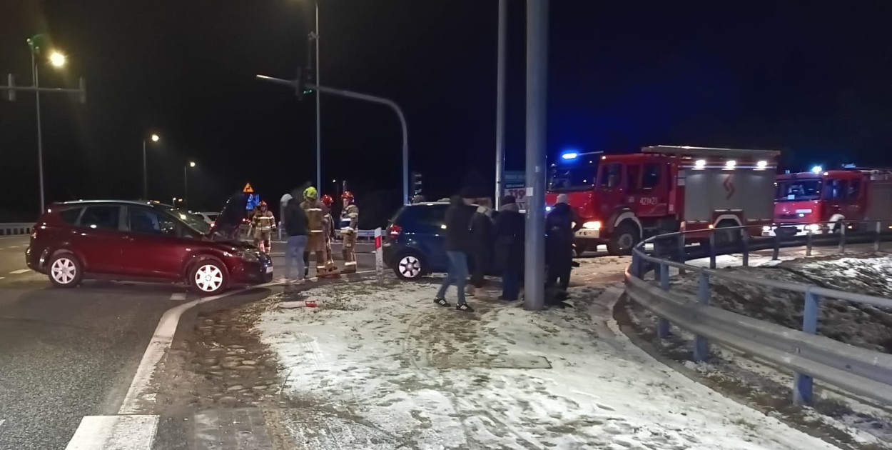 Zderzenie dwóch samochodów na skrzyżowaniu z DK 91 w Chełmnie