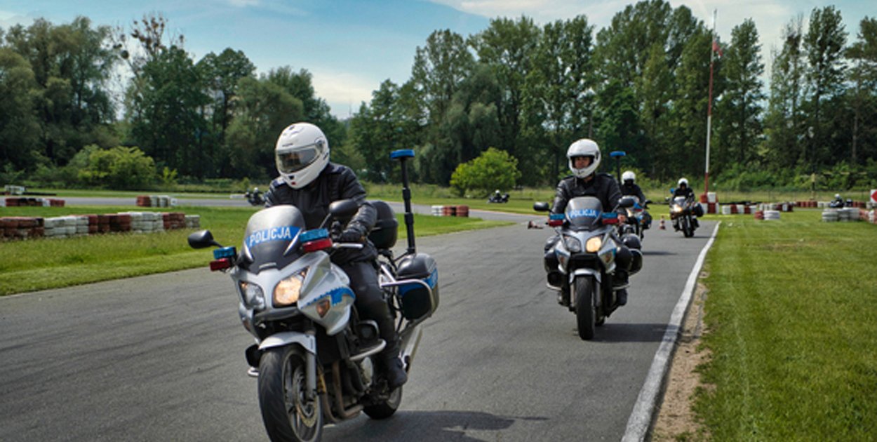 Motocykliści wracają na drogi - policjanci przypominają o bezpieczeństwie