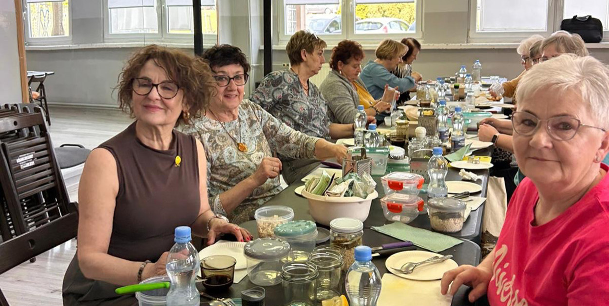 Seniorzy integrują się na warsztatach